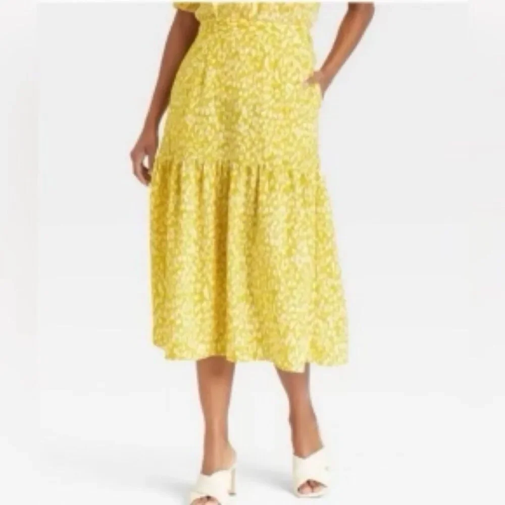 Who What Wear Yellow Citrus Leopard Print‎ Tiered Midi Skirt small